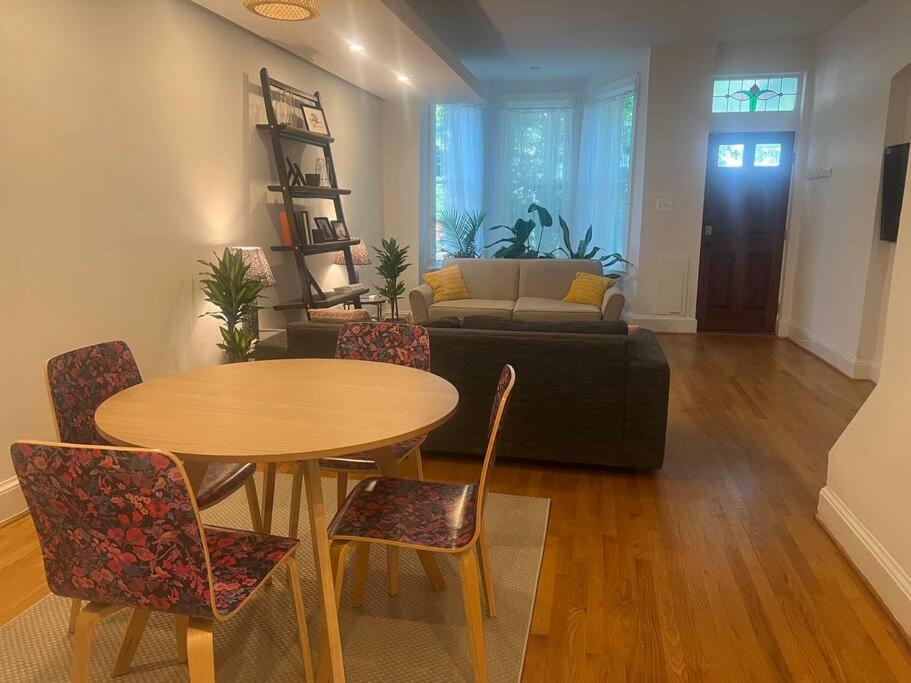 3-Bedroom House With Cute Patio Explore Dc On Foot Washington Luaran gambar