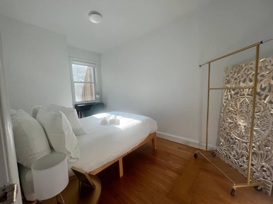 3-Bedroom House With Cute Patio Explore Dc On Foot Washington Luaran gambar
