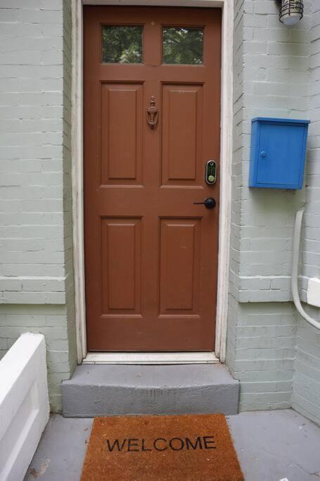 3-Bedroom House With Cute Patio Explore Dc On Foot Washington Luaran gambar