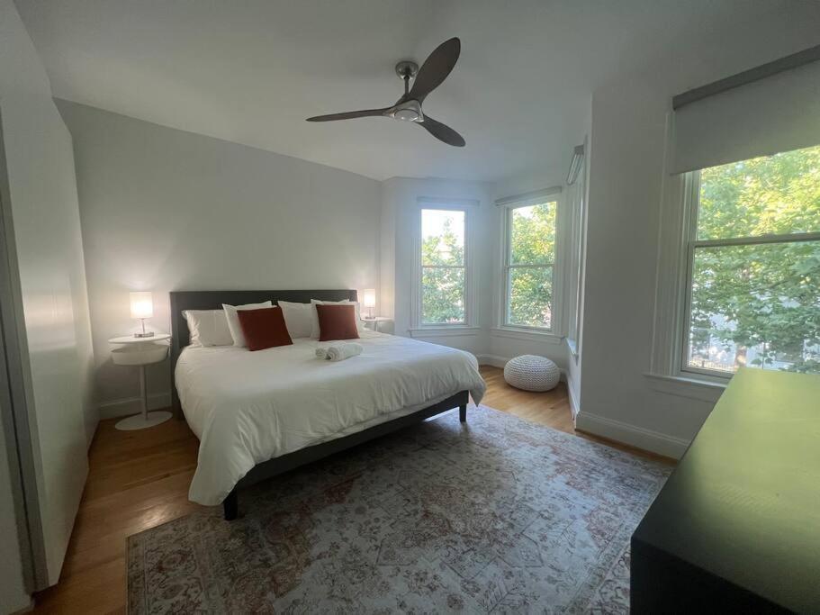 3-Bedroom House With Cute Patio Explore Dc On Foot Washington Luaran gambar