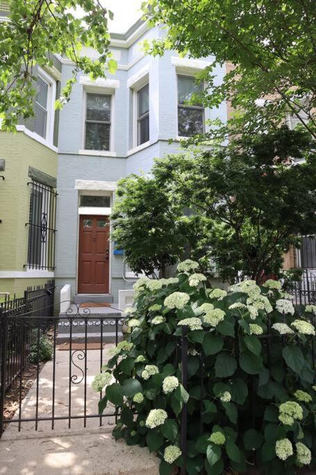 3-Bedroom House With Cute Patio Explore Dc On Foot Washington Luaran gambar