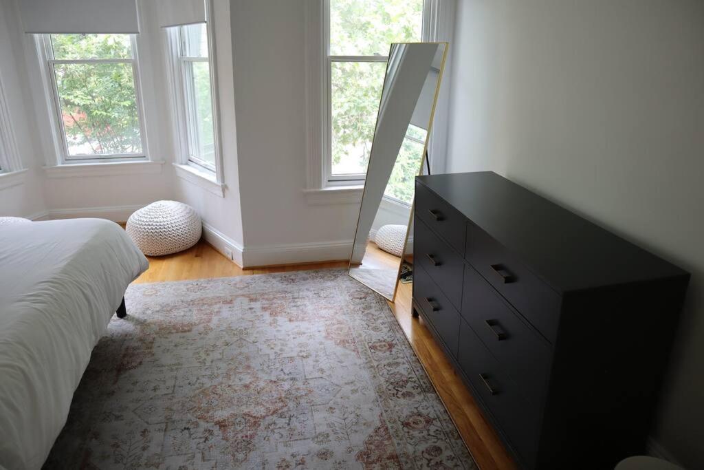 3-Bedroom House With Cute Patio Explore Dc On Foot Washington Luaran gambar