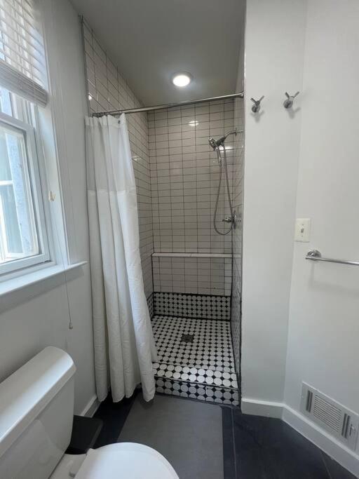 3-Bedroom House With Cute Patio Explore Dc On Foot Washington Luaran gambar