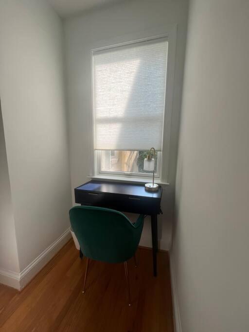 3-Bedroom House With Cute Patio Explore Dc On Foot Washington Luaran gambar